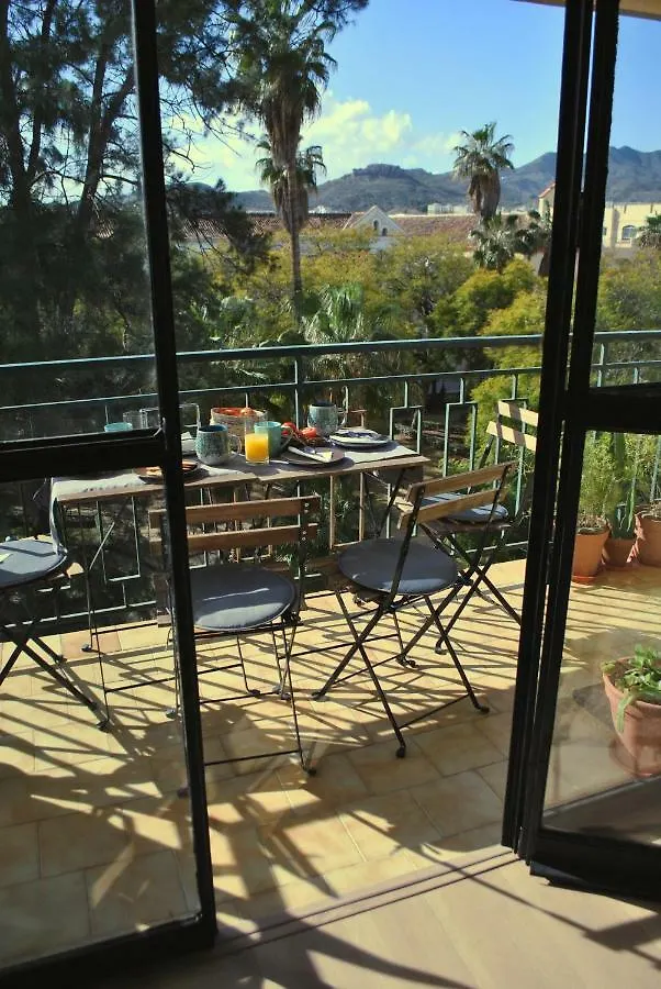 The Boho-Chic Oasis, Lovely City Center Apartment Málaga Spanje
